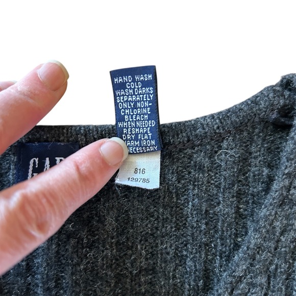 GAP Womens VTG Charcoal Gray Wool Ribbed V-Neck Sweater Sz L Capsule Minimalist - Picture 6 of 6